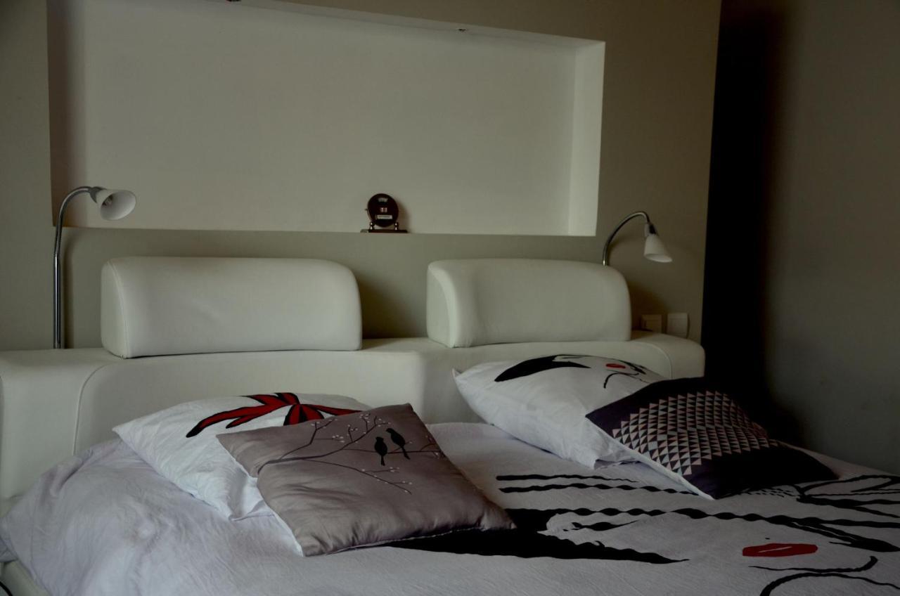 La Douce Parenthese B&B Entre Bois Et Champs 3 Chambres-Accueil Motards Montirat  Экстерьер фото